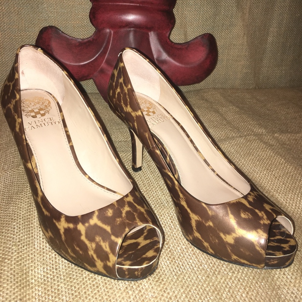 Vince Camuto peep toe leopard heels